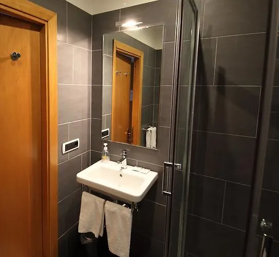 לינה וארוחת בוקר Tourist House רומא