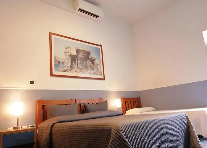 לינה וארוחת בוקר Tourist House 4*